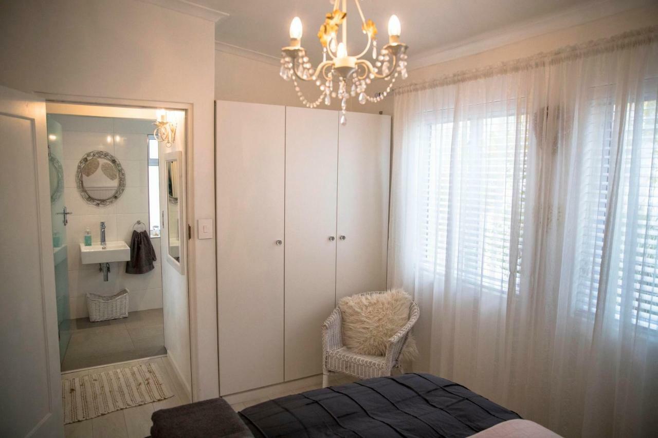 Palm Villa Cottage Kommetjie Esterno foto